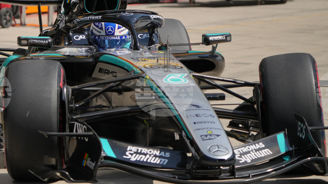 Джордж Ръсел триумфира в спринтовото състезание в Китай във Формула 1