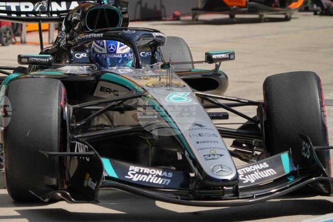 Джордж Ръсел триумфира в спринтовото състезание в Китай във Формула 1