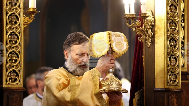 Патриарх Даниил възглави заупокойните богослужения в памет на българските патриарси Кирил и Неофит 