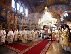 Патриарси Кирил и Неофит - заупокойни богослужения