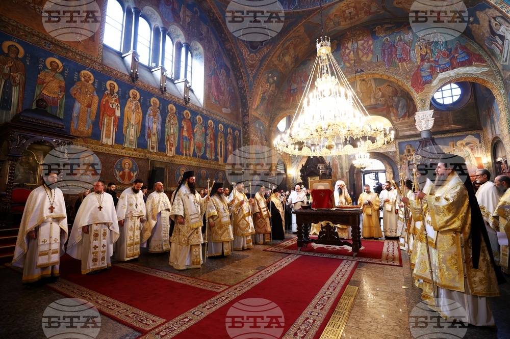 Патриарси Кирил и Неофит - заупокойни богослужения