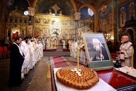 Патриарси Кирил и Неофит - заупокойни богослужения