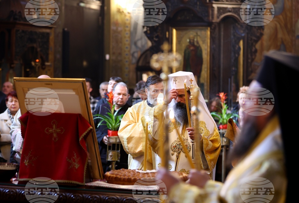 Патриарси Кирил и Неофит - заупокойни богослужения
