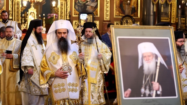 Патриарх Даниил възглави заупокойните богослужения в памет на българските патриарси Кирил и Неофит 