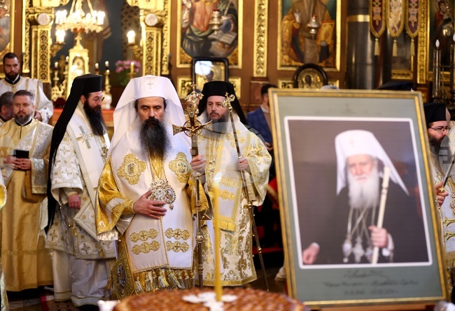 Патриарх Даниил възглави заупокойните богослужения в памет на българските патриарси Кирил и Неофит 