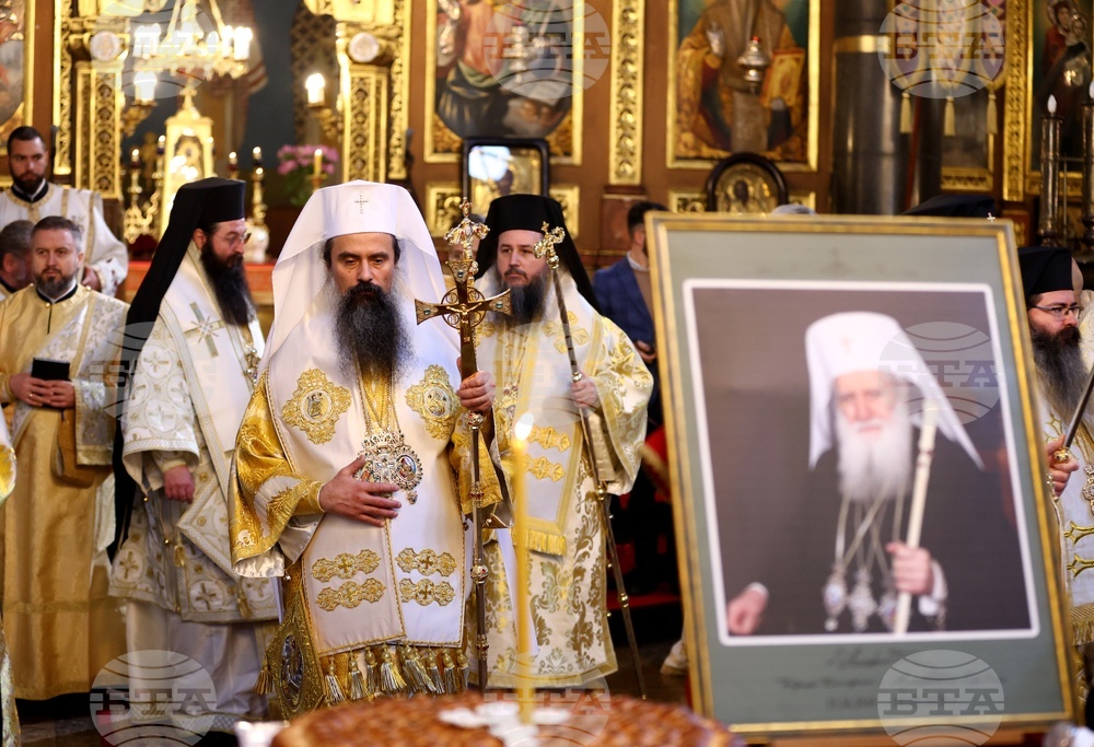 Патриарси Кирил и Неофит - заупокойни богослужения