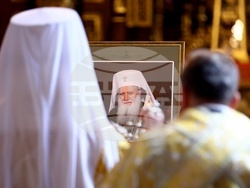 Патриарси Кирил и Неофит - заупокойни богослужения