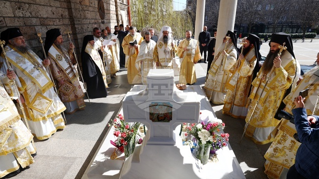 Патриарх Неофит е изключително висок пример - с вярата си и с всеотдайността си към Бога, каза патриарх Даниил за своя предшественик