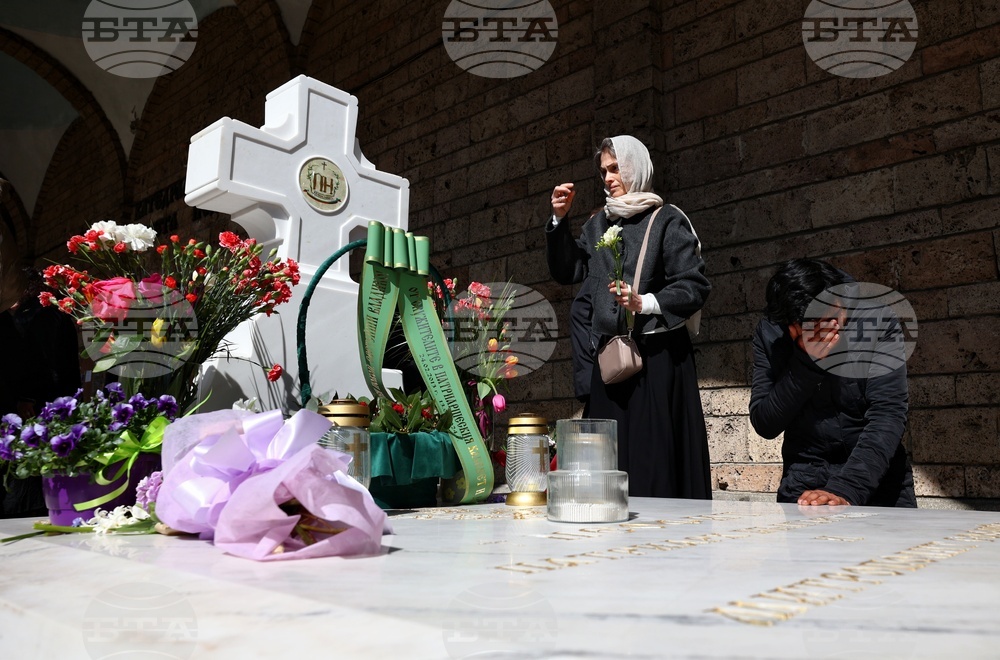 Патриарси Кирил и Неофит - заупокойни богослужения