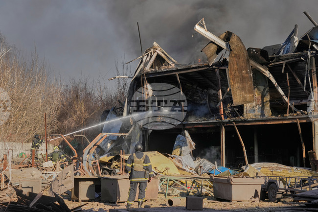Най-малко петима загинаха в събота при масирани руски въздушни удари в Украйна, Полша вдигна изтребители, Русия съобщи за украински атаки 