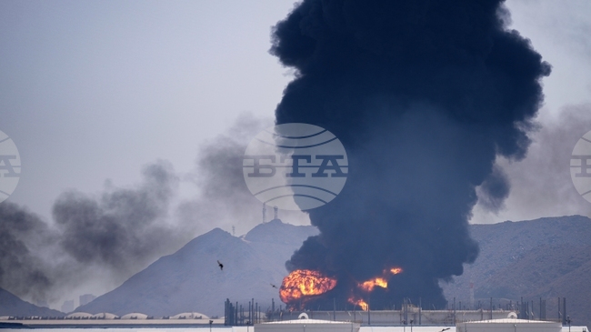 Цивилен палестинец загина в Абу Даби, след като ракета падна върху колата му, съобщиха местните власти