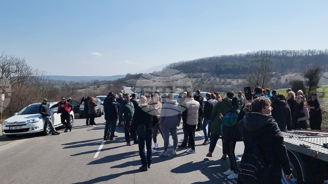 Приключи протестът на главния път Е-79 между Враца и Монтана, движението е възстановено 
