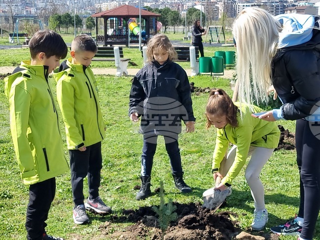 Кърджали - Седмицата на гората - залесяване