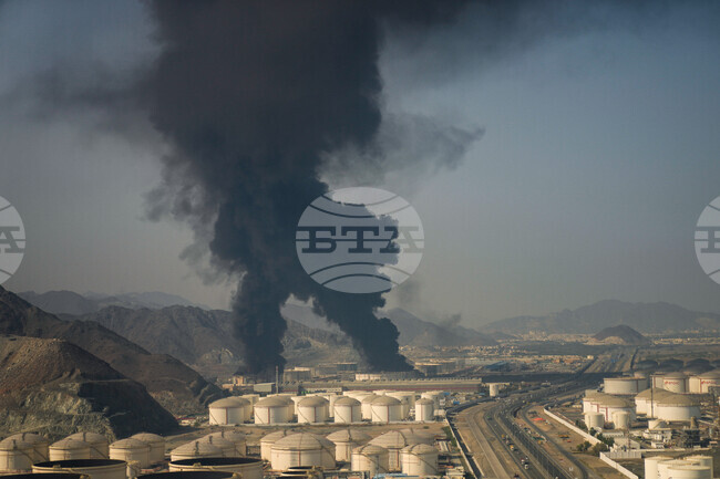 Обединените арабски емирства обявиха, че временно затварят въздушното си пространство като извънредна предпазна мярка