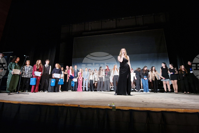 Церемония по връчване на шестите годишни награди на Фондация "Гален Темелков" се състоя в Общинския младежки дом в Шумен