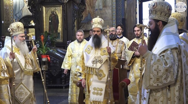 Патриарх Неофит е изключително висок пример - с вярата си и с всеотдайността си към Бога, каза патриарх Даниил за своя предшественик