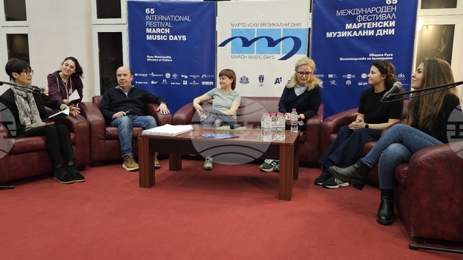 Със струнен квартет „Фрош“ ще представим програма, близка до публиката, каза за БТА испанският китарист Мигел Трапага Санчес