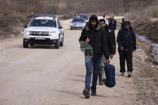 Девет души са разследвани в Хърватия за организиран превоз на мигранти
