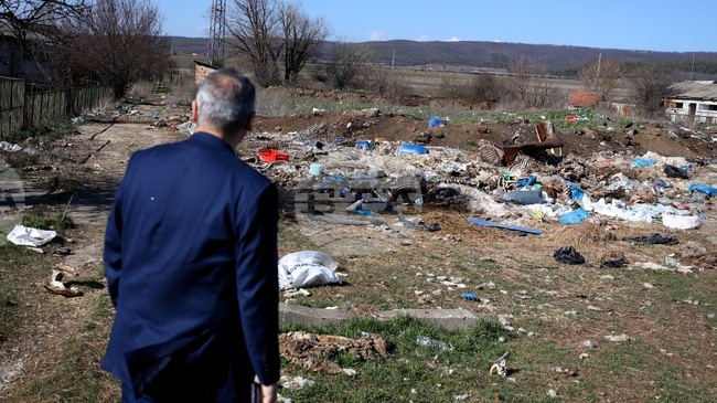 Информация за незаконен внос на животни от Румъния и за разкрита незаконна кланица в Ихтиман изнесе министър Иван Христанов