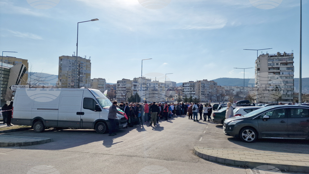 Шумен - „Гората БГ“ - раздаване на дръвчета