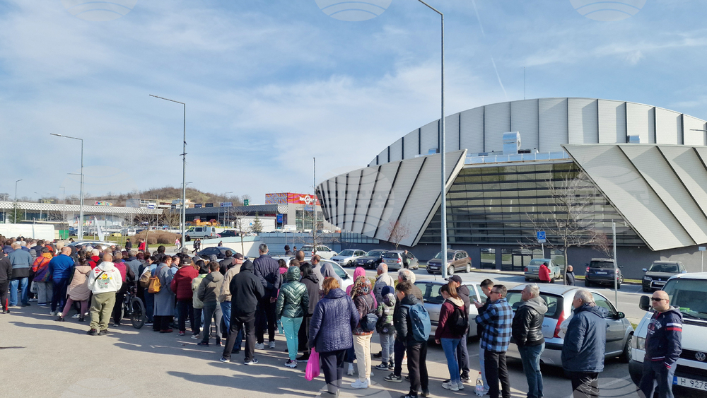 Шумен - „Гората БГ“ - раздаване на дръвчета