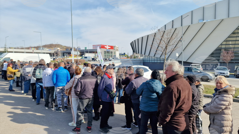Шумен - „Гората БГ“ - раздаване на дръвчета