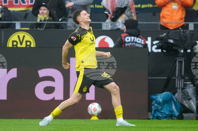 18-годишният защитник Лука Реджани подписа първи професионален договор с Борусия Дортмунд