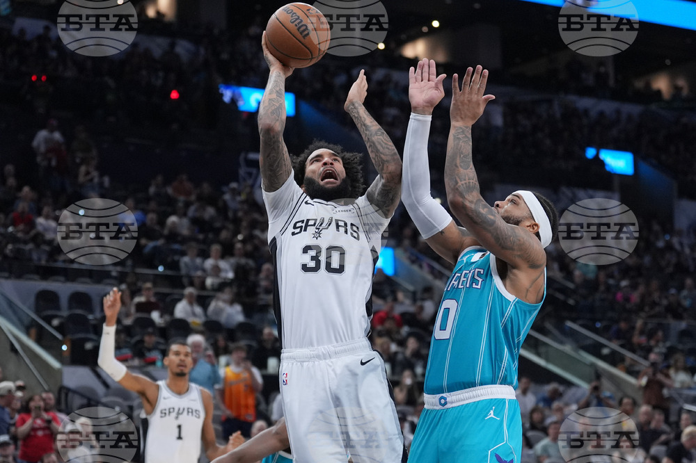 Hornets Spurs Basketball