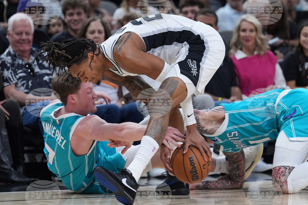 Hornets Spurs Basketball