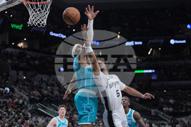 Hornets Spurs Basketball