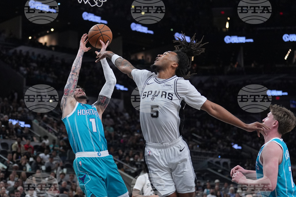 Hornets Spurs Basketball