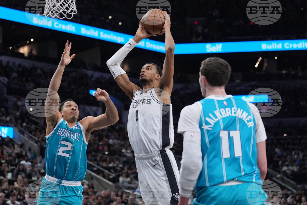 Hornets Spurs Basketball