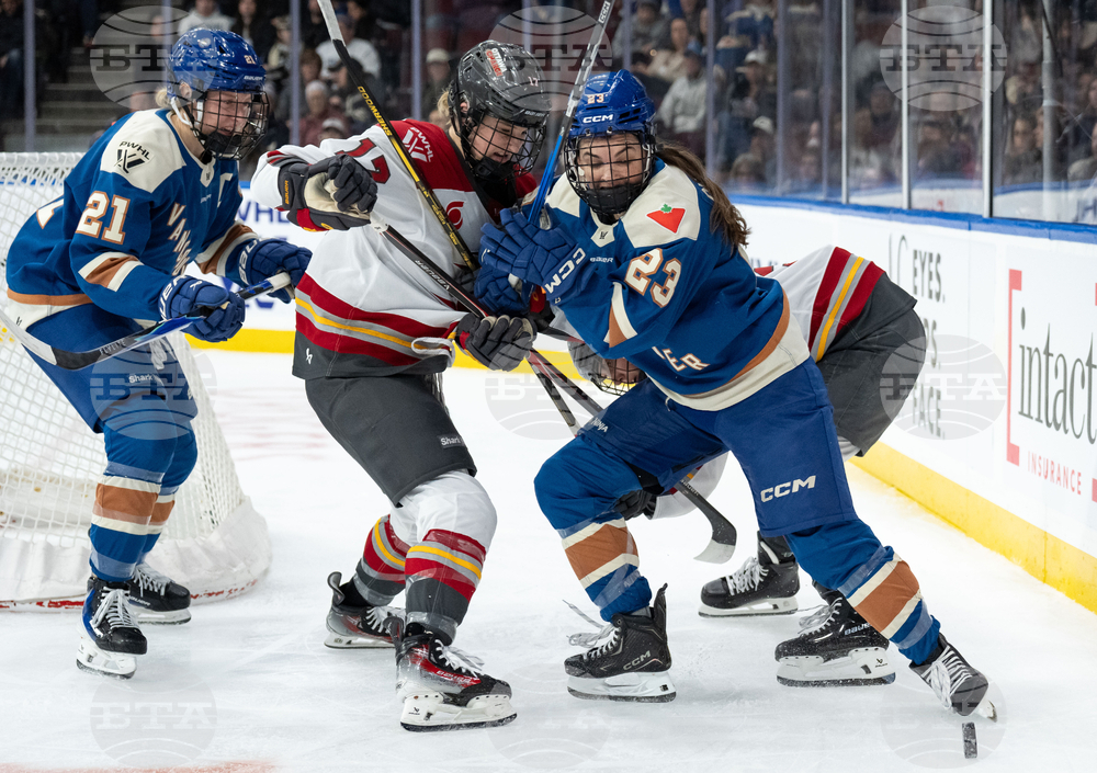 PWHL Charge Goldeneyes Hockey
