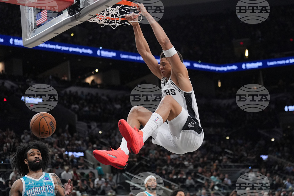 Hornets Spurs Basketball