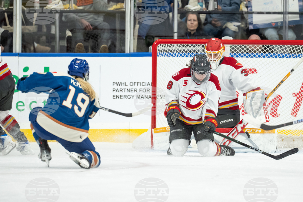 PWHL Charge Goldeneyes Hockey