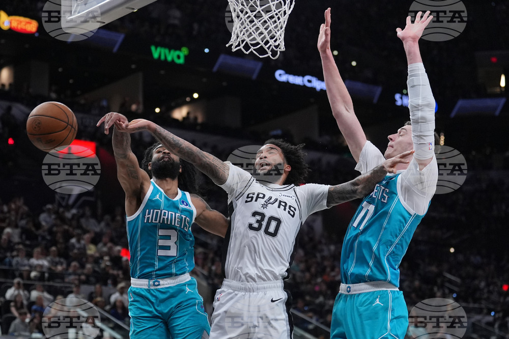 Hornets Spurs Basketball