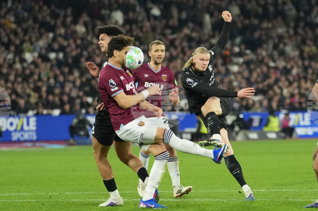 APTOPIX Britain Premier League Soccer