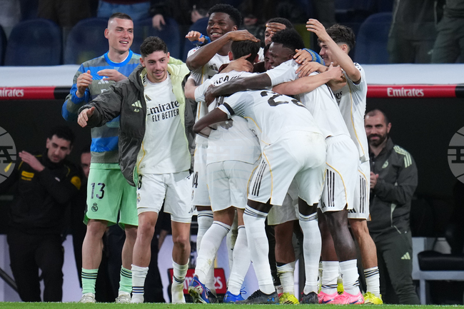 Реал Мадрид не срещна трудности срещу Елче и се доближи до лидера в класирането Барселона