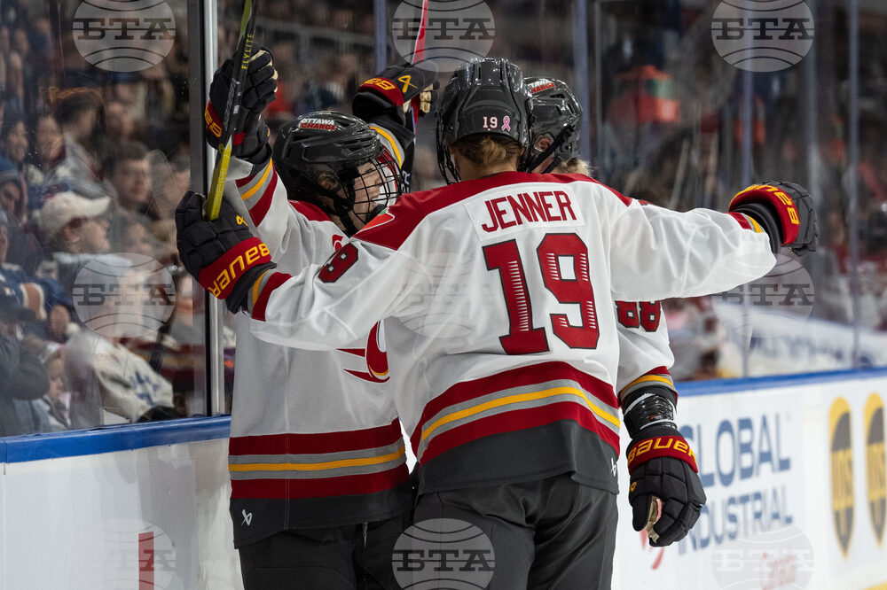 PWHL Charge Goldeneyes Hockey