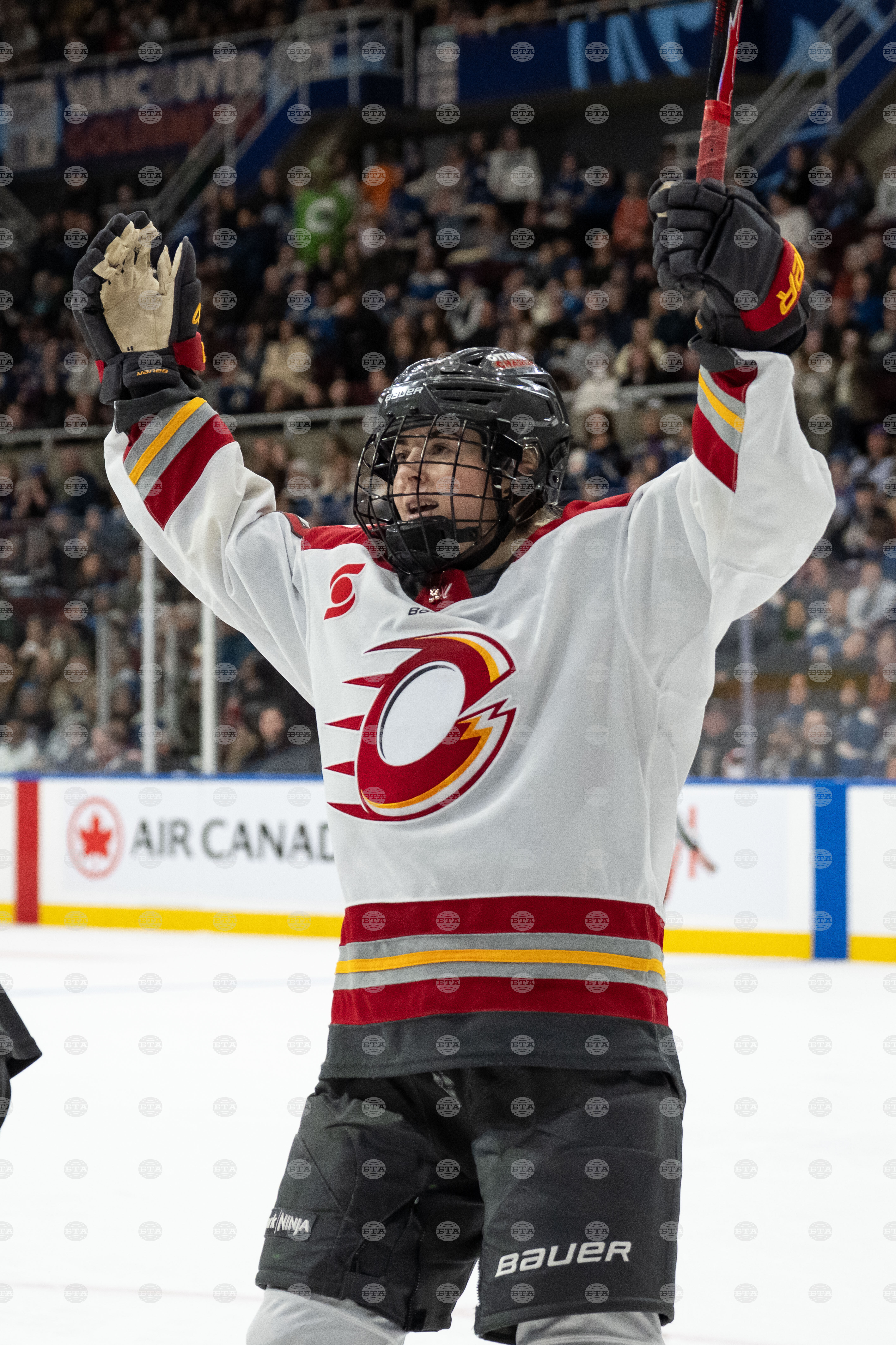 PWHL Charge Goldeneyes Hockey