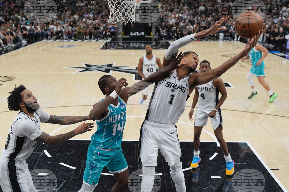 Hornets Spurs Basketball