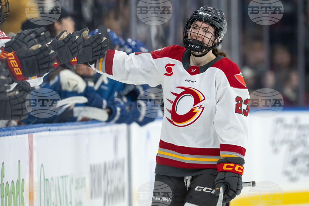 PWHL Charge Goldeneyes Hockey