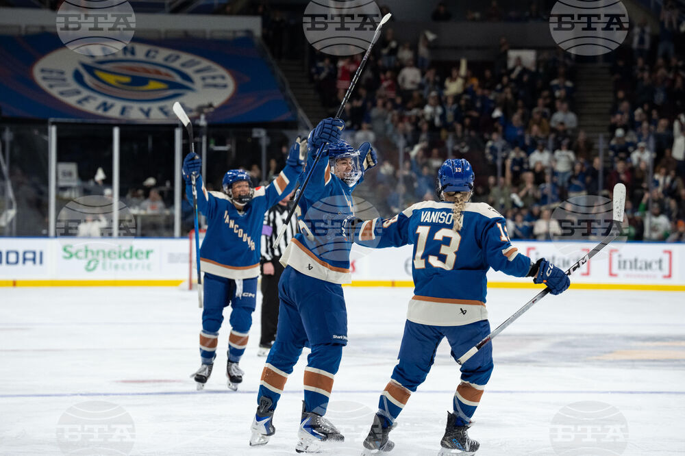 PWHL Charge Goldeneyes Hockey
