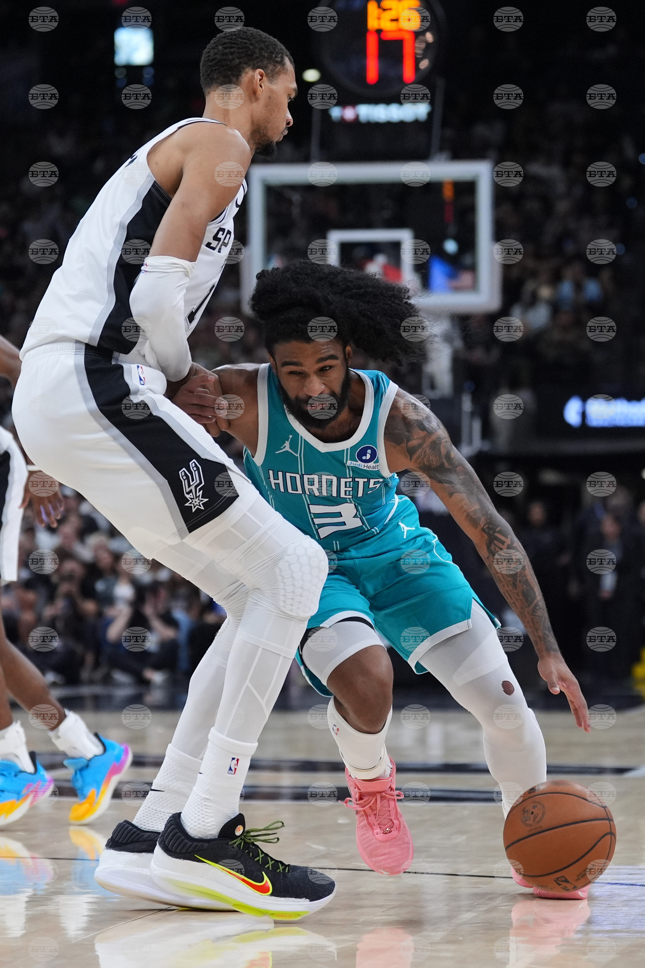 Hornets Spurs Basketball