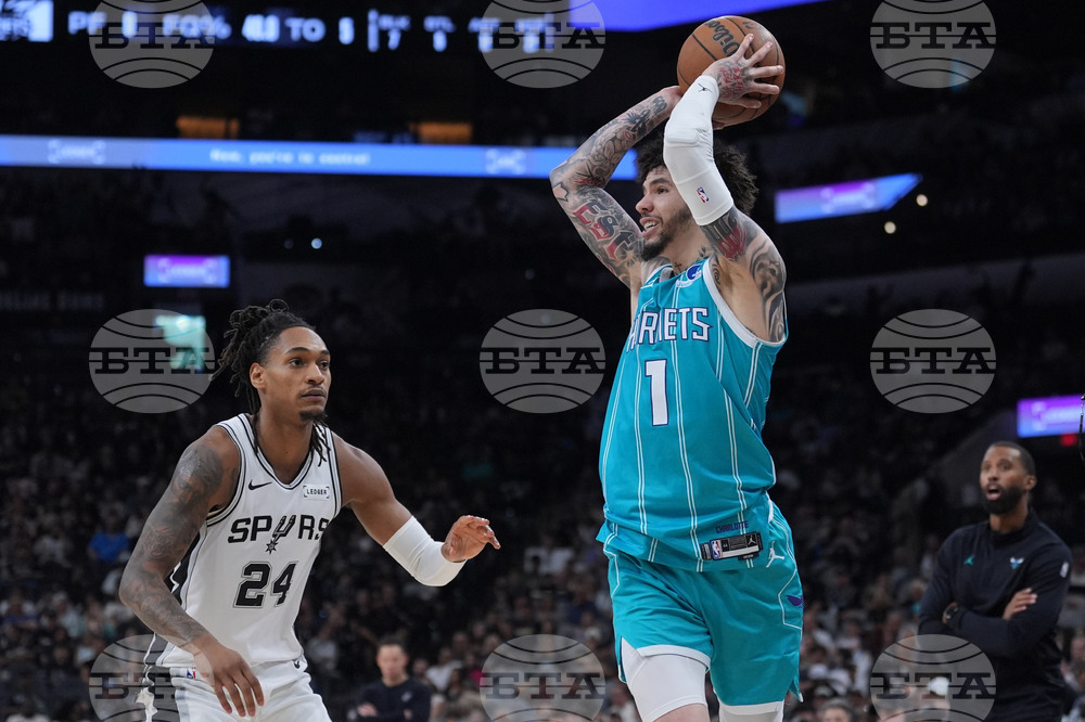 Hornets Spurs Basketball