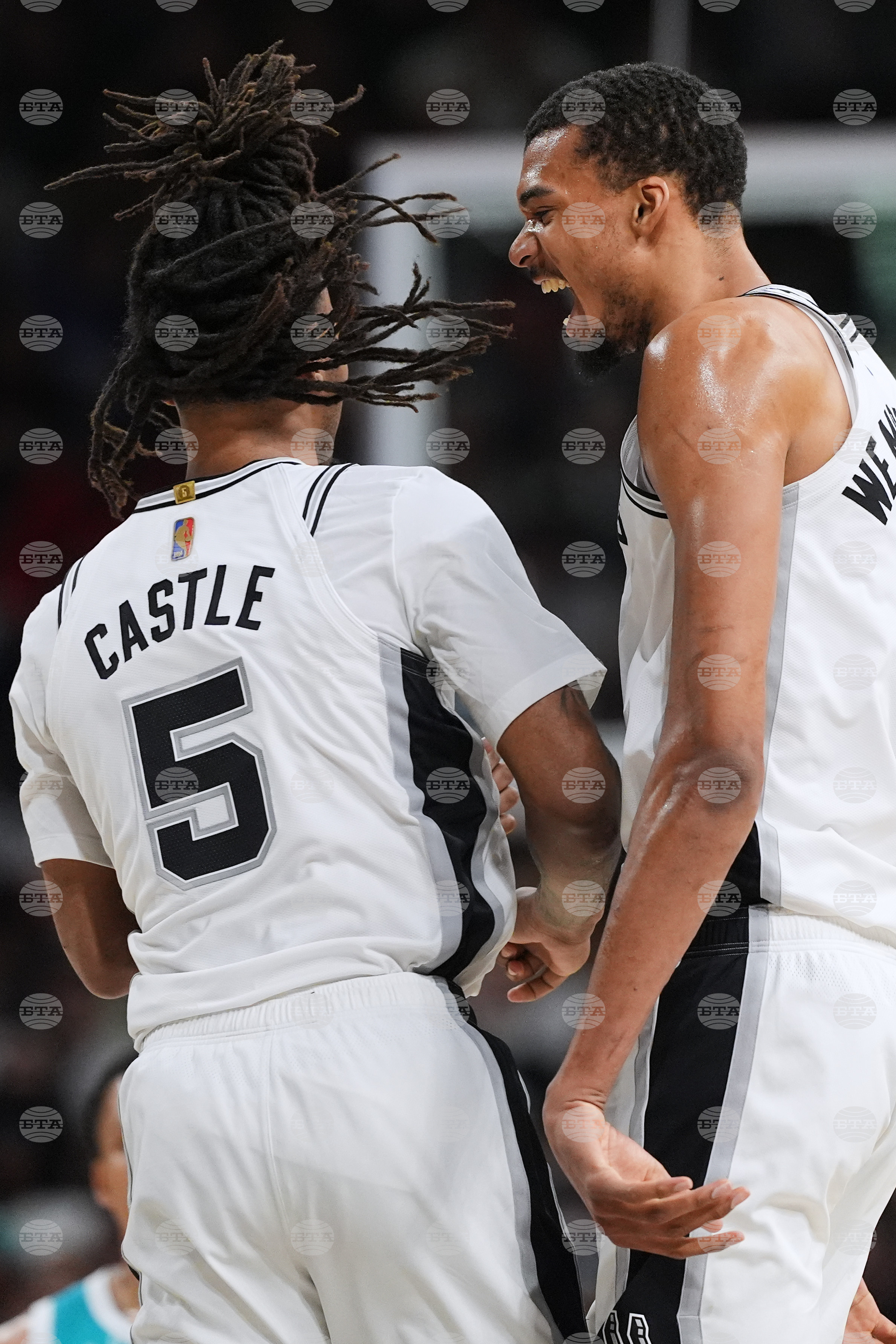 Hornets Spurs Basketball