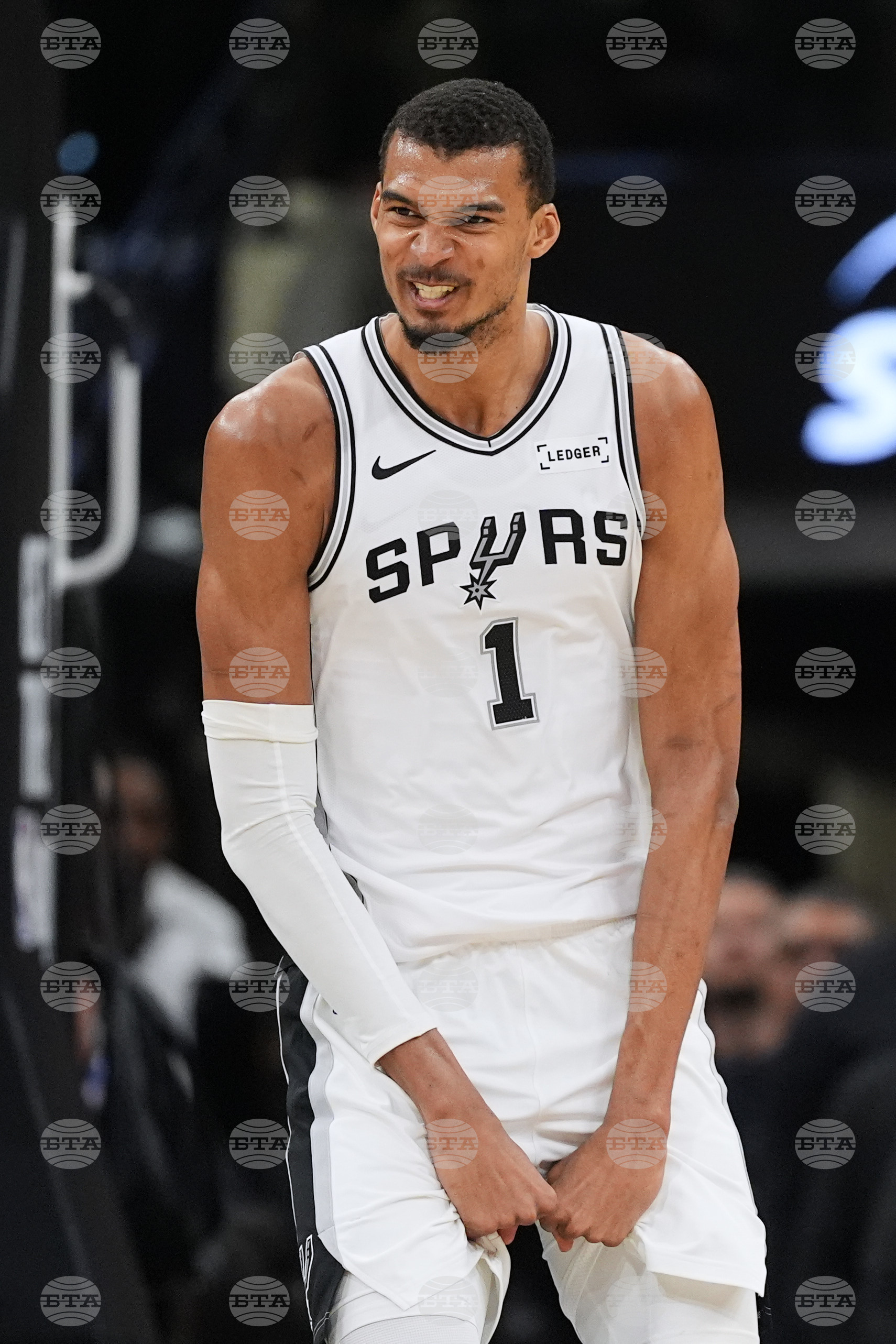 Hornets Spurs Basketball