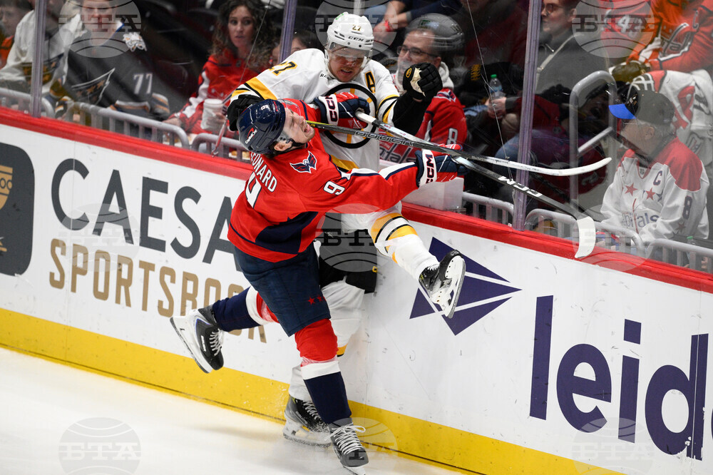 APTOPIX Bruins Capitals Hockey