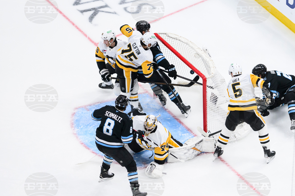 Penguins Mammoth Hockey