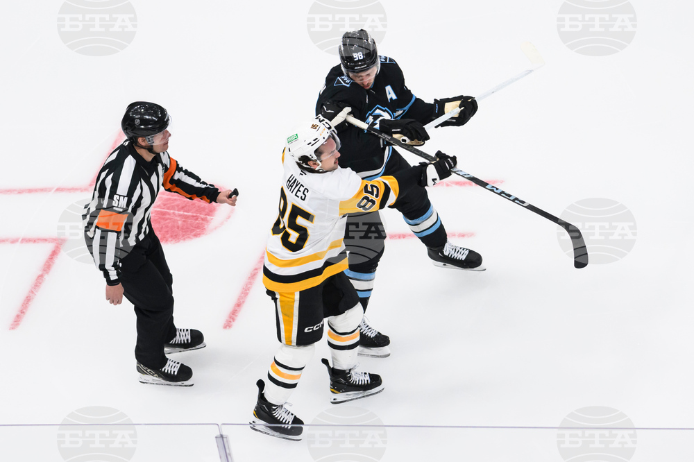 Penguins Mammoth Hockey